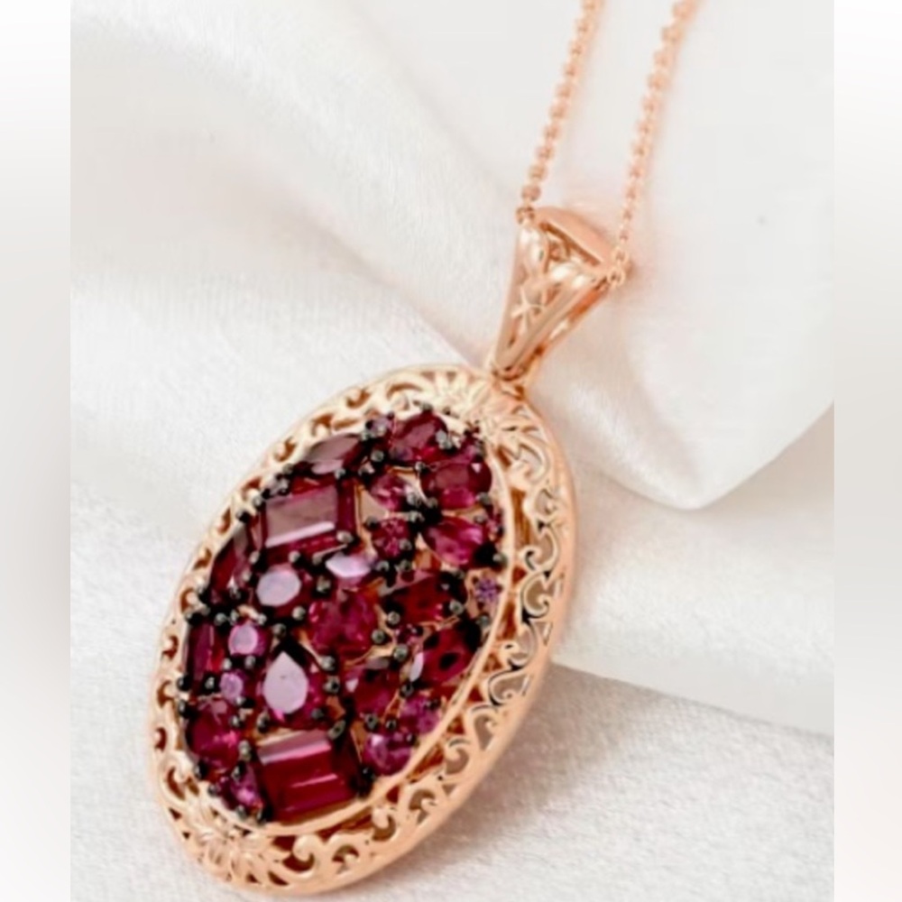 🌺Rhodolite Garnet Pendant Necklace🌺